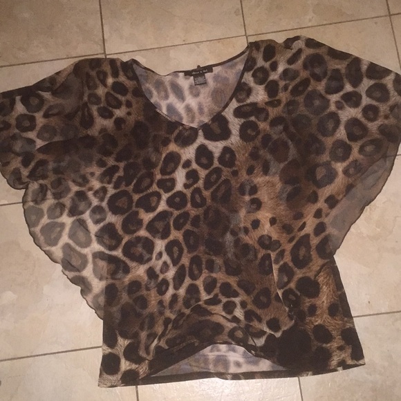 Go wild with this leopard print top - Picture 5 of 6